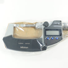 Load image into Gallery viewer, [FOR USA &amp; EUROPE] MITUTOYO BLM-25MX/.4T (422-260-30) DIGIMATIC MICROMETER [EXPORT ONLY]
