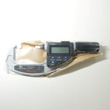 Load image into Gallery viewer, [EXPORT ONLY] MITUTOYO BLM-55QM (422-412) / BLM-55QMX (422-412-20) BLADE MICROMETER
